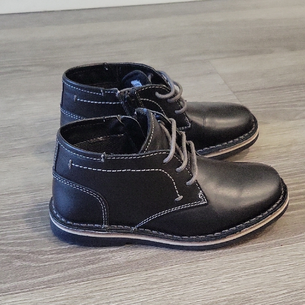 Steve Madden Boy's Harkeen Chukka Boot Size 11T